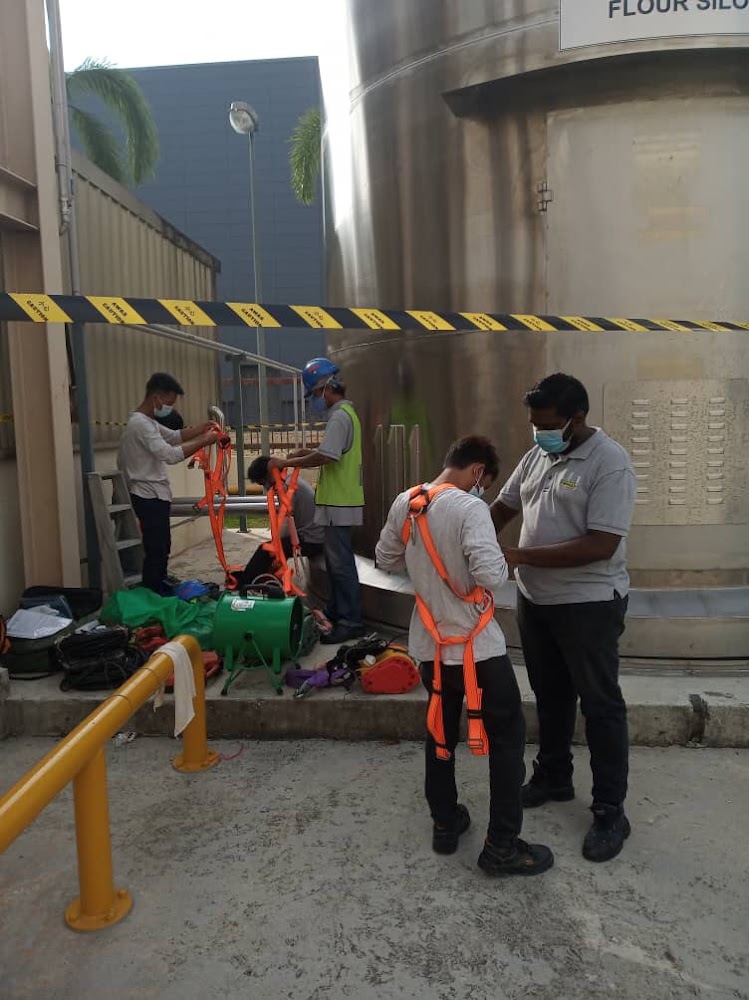 CEMAX Water Tank Cleaning Services (with DOSH & ISO)